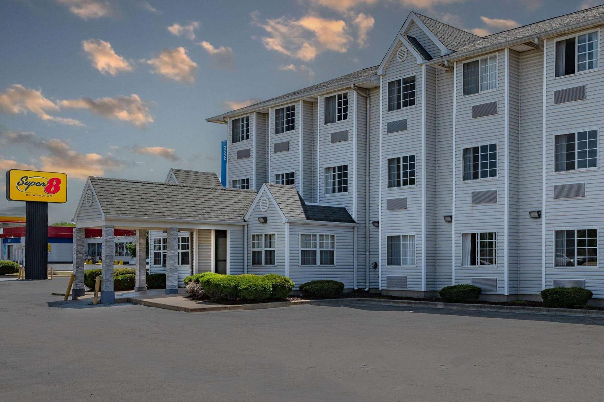 Hotel Super 8 By Wyndham Joliet Exterior foto