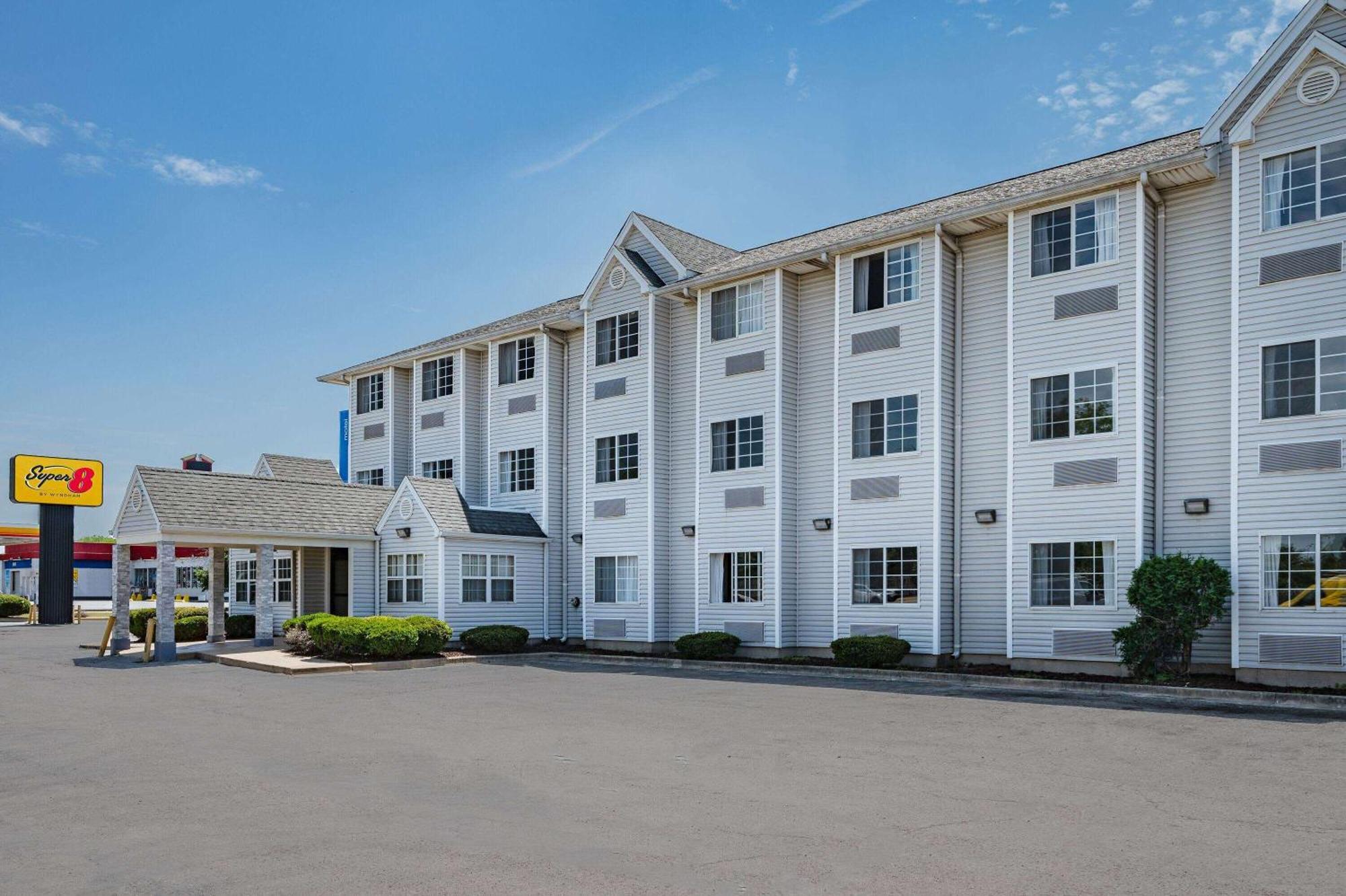 Hotel Super 8 By Wyndham Joliet Exterior foto
